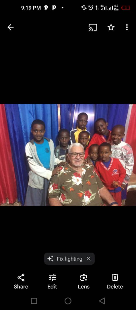 Bons Samaritains ministry visit with children